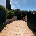 شقة Rez-de-jardin De 5 Pieces *