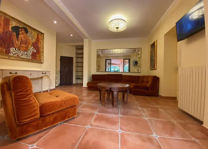 Rez-de-jardin De 5 Pieces Apartment Le Cannet