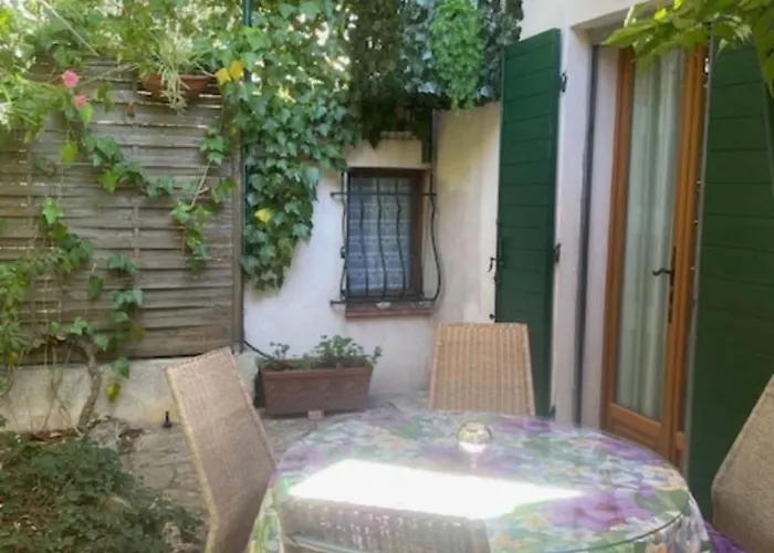 Apartment Rez-de-jardin De 5 Pieces